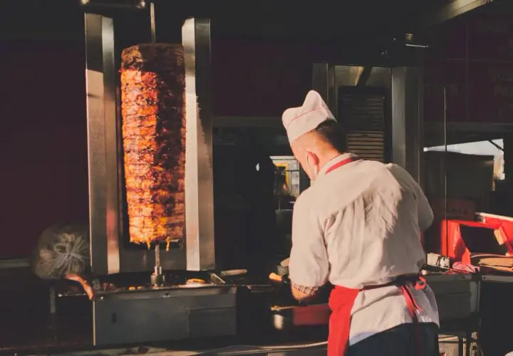 Cena kebaba w Niemczech: Ile kosztuje i jak znaleźć taniej?
