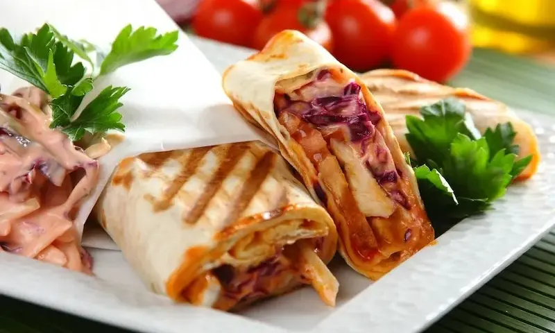 Kebab w domu: idealne mięso krok po kroku. Czy przebijesz budkę?