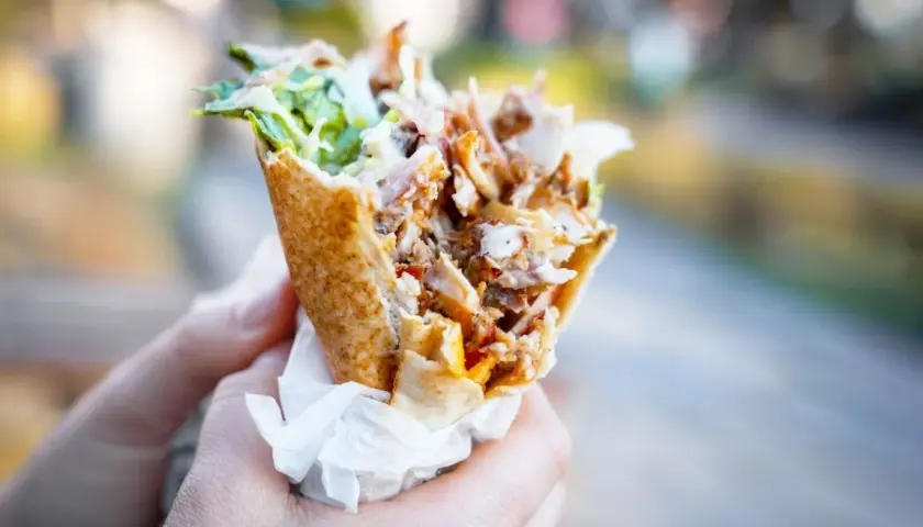 Ile kcal ma kebab box? Zaskakujące fakty i triki na lżejszy posiłek!