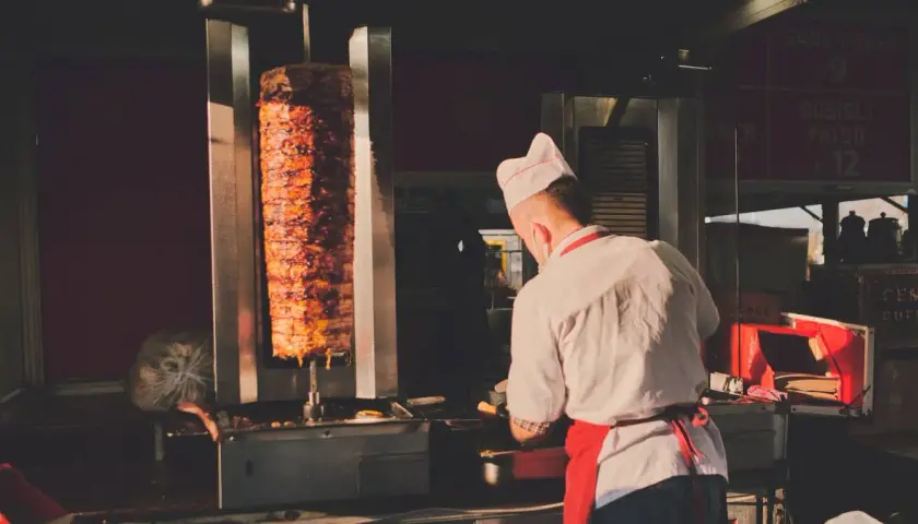 Cena kebaba w Niemczech: Ile kosztuje i jak znaleźć taniej?